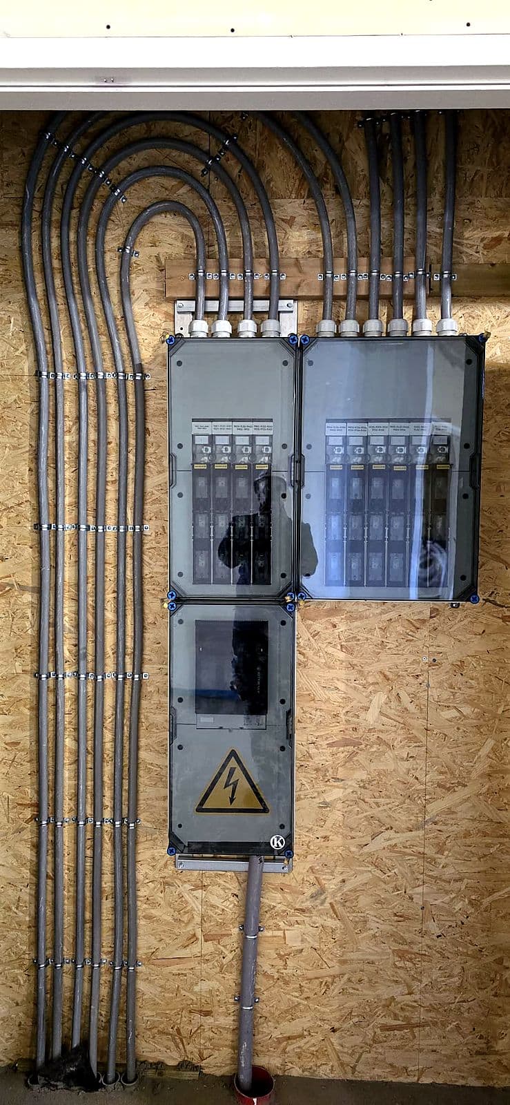 Verdeelkast met verzorgde bekabeling door YF Elektro